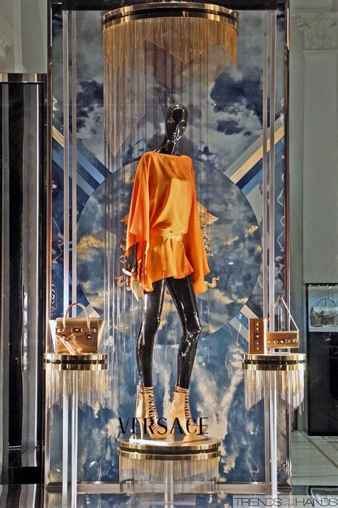 versace visual merchandising|Versace .